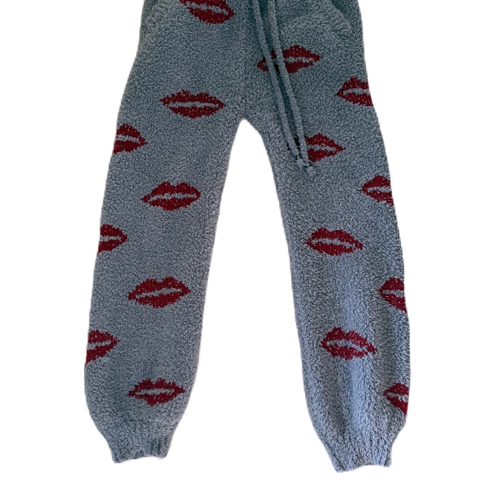POL Gray Knit Lounge Pants with Red Lip Print
